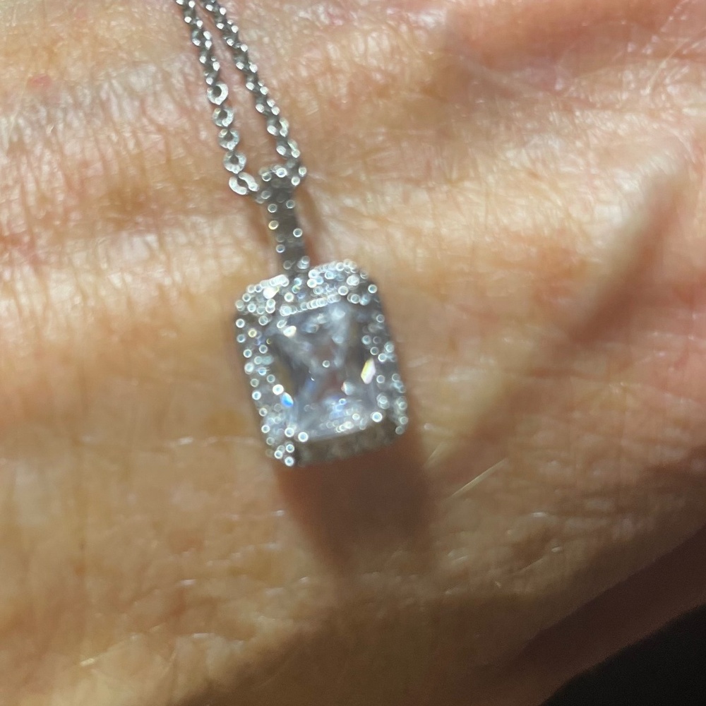 Diamonelle Pendant